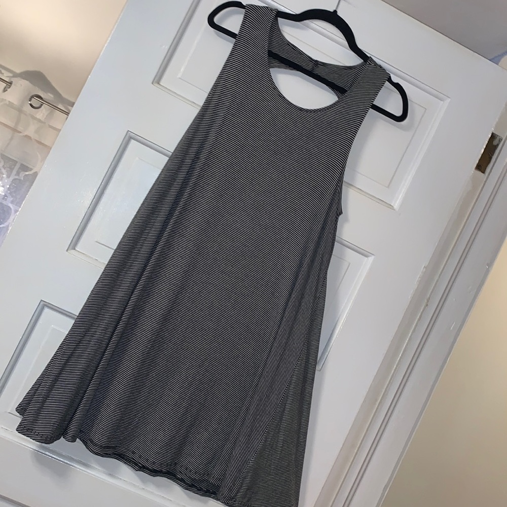 Small American Eagle striped keyhole back swing sun dress